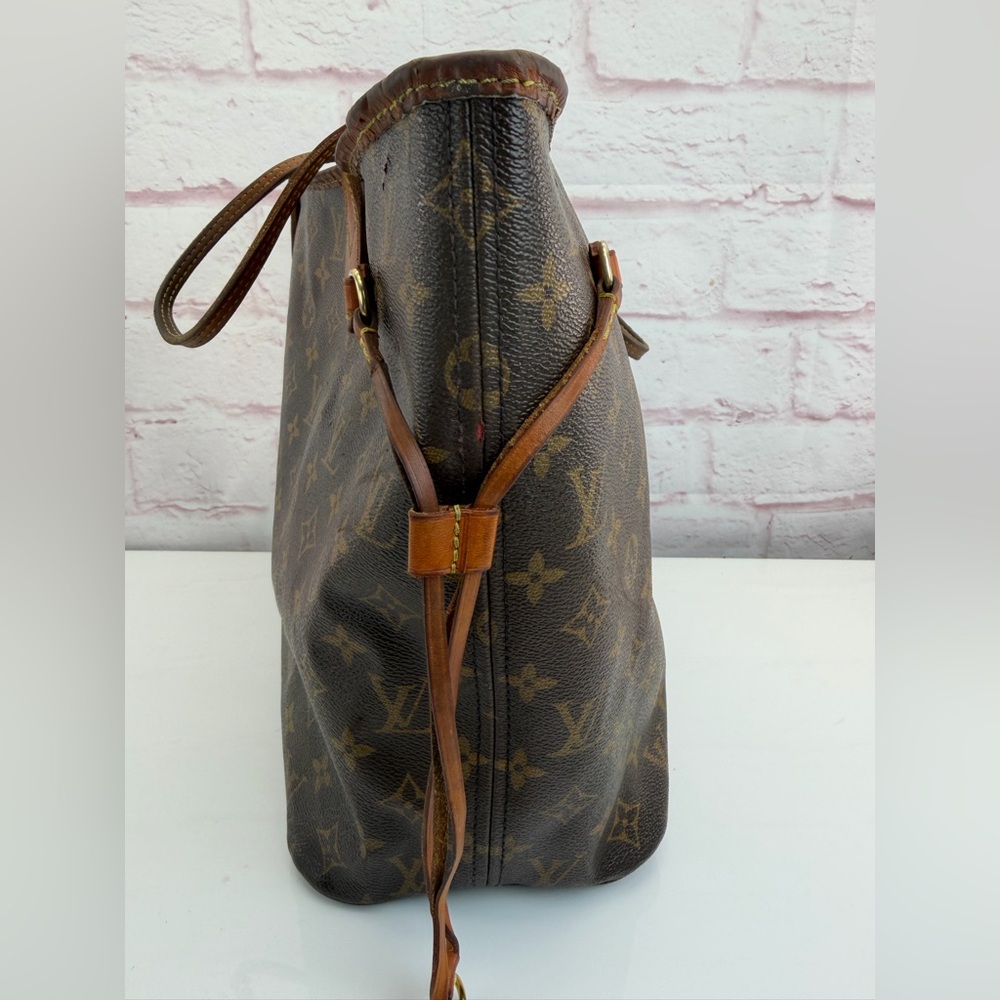 Louis Vuitton Neverfull Monogram MM Tote - Picture 3 of 12